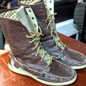 Sperry's Women's Boot Size 9
